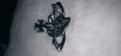 Pin Corazón Y2K Estilo Vivienne Westwood - réplica - miniatura 5