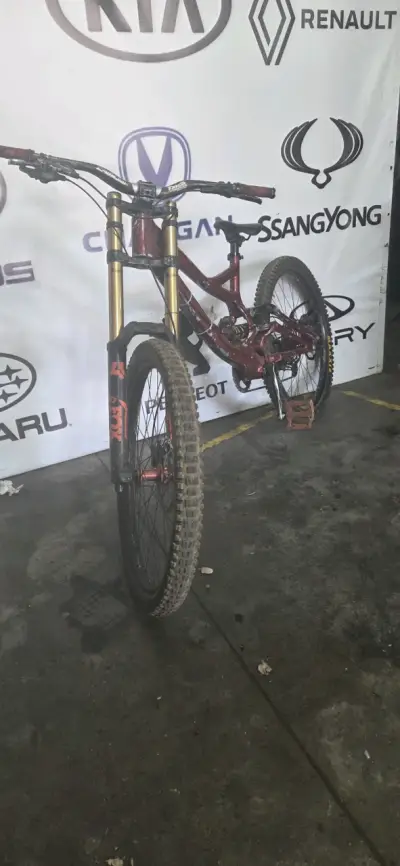 Bicicleta specialized demo 8 - miniatura 2
