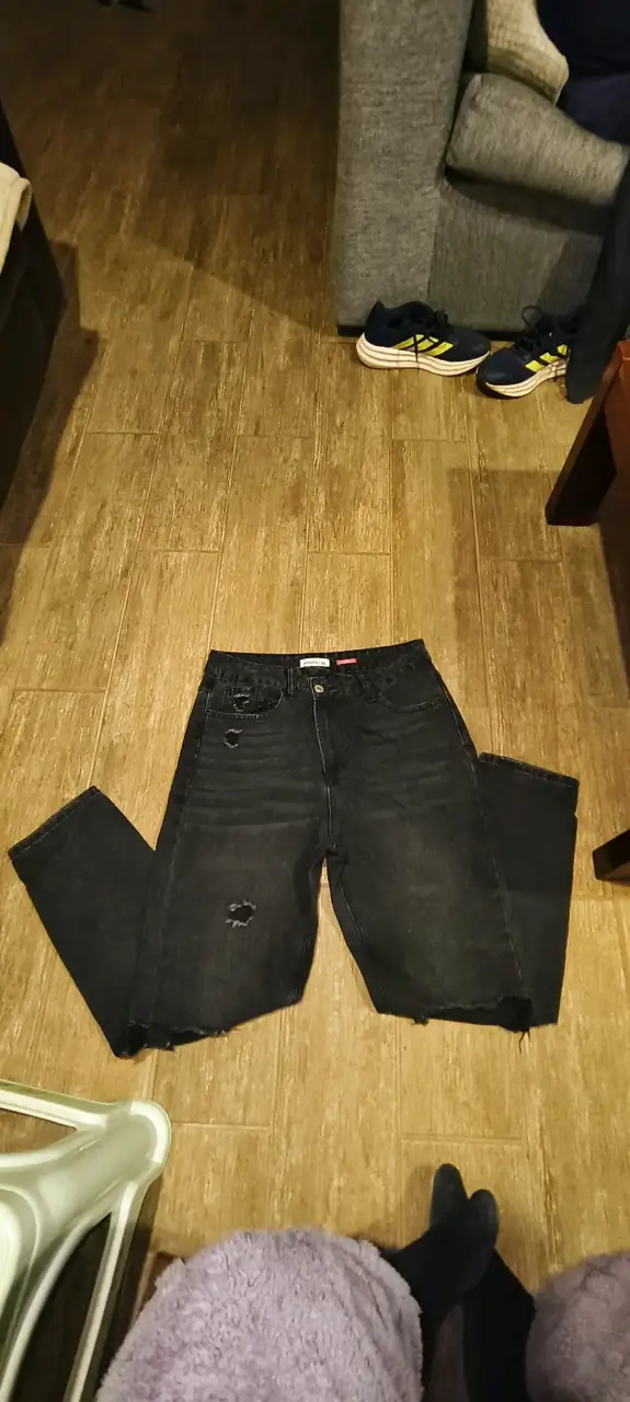 Jeans negros desgastados