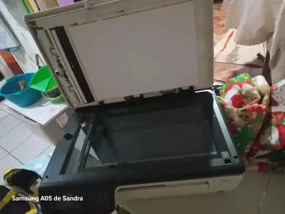 Impresora multifuncional HP usada - miniatura 2