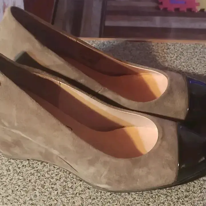 Zapatos amarillo neón con tacón - 4