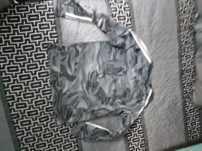 Chaqueta deportiva camuflada gris - miniatura 3