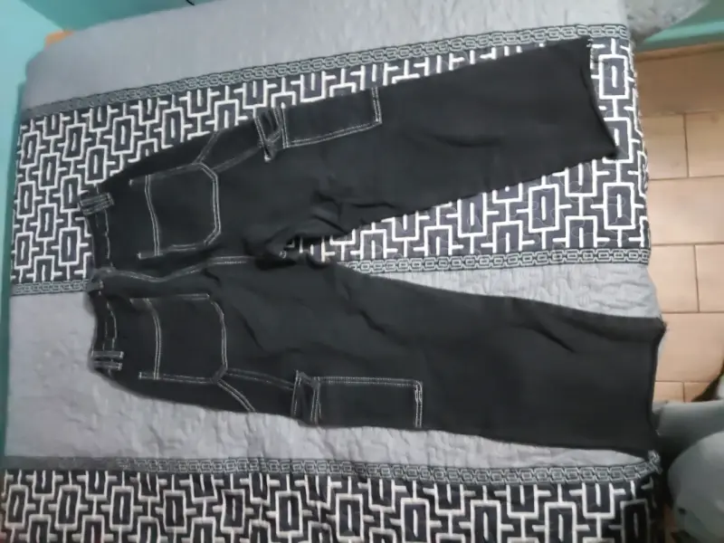 Pantalones cargo negros - 2