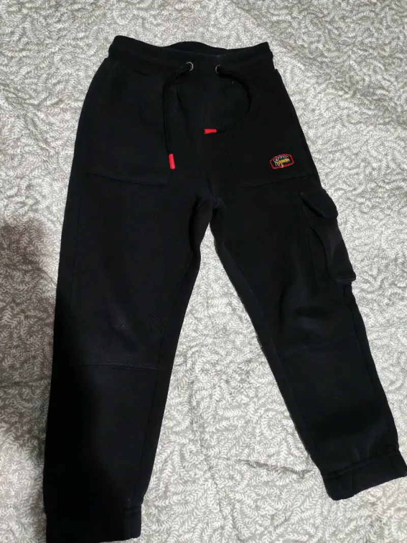 Pantalón negro con bolsillos - 2