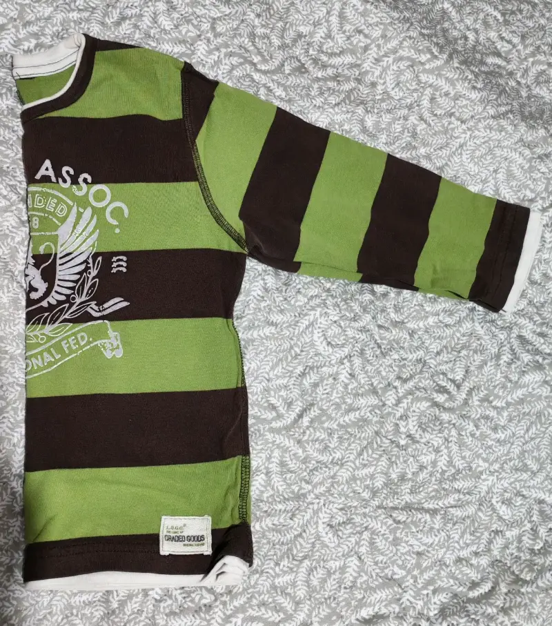Polera rayada verde y negra - 2