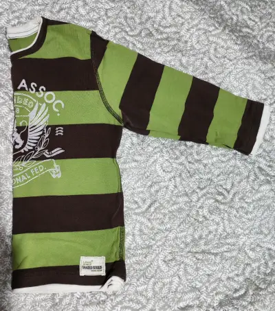 Polera rayada verde y negra - miniatura 2