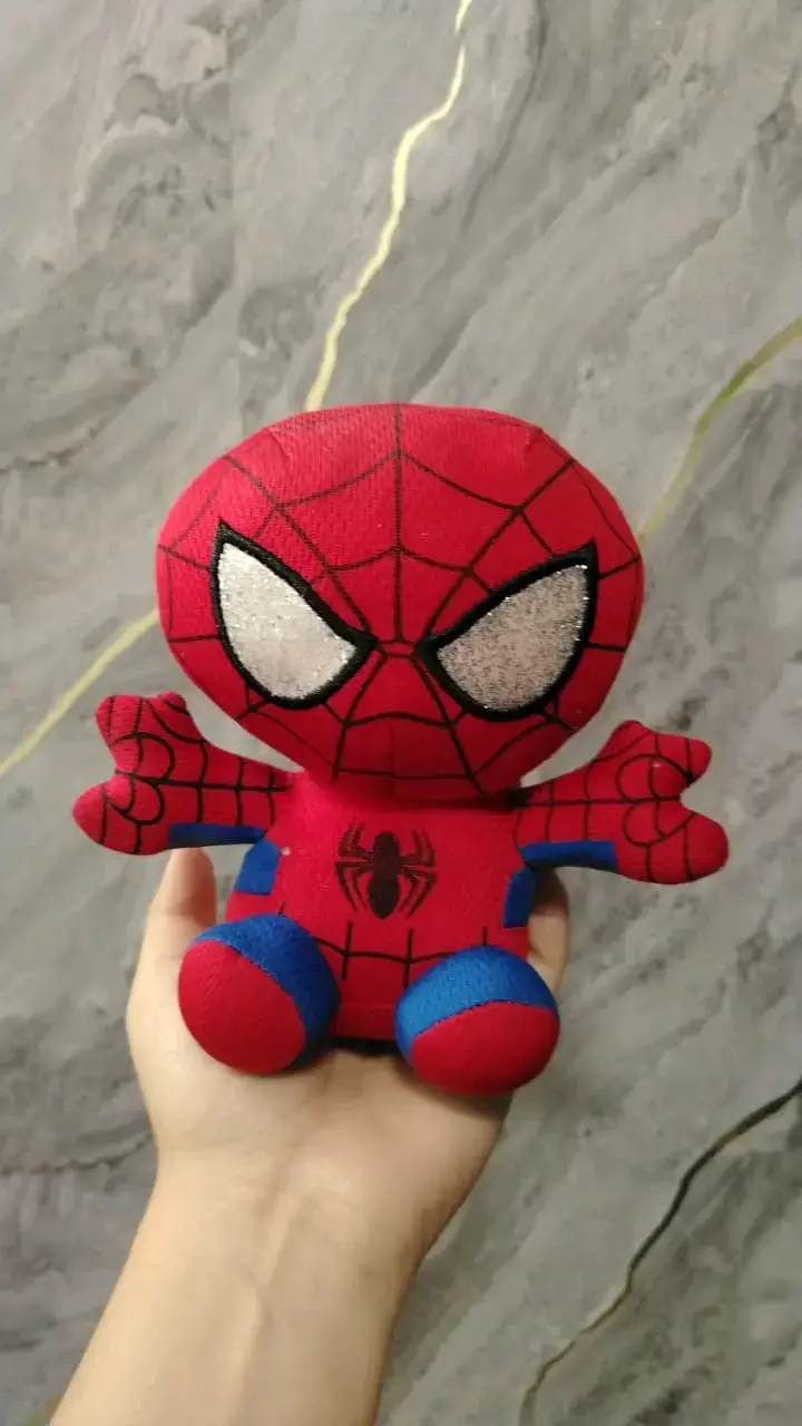 Peluche de superhéroe rojo