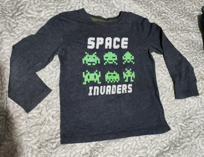 Polera Space Invaders manga larga - 1