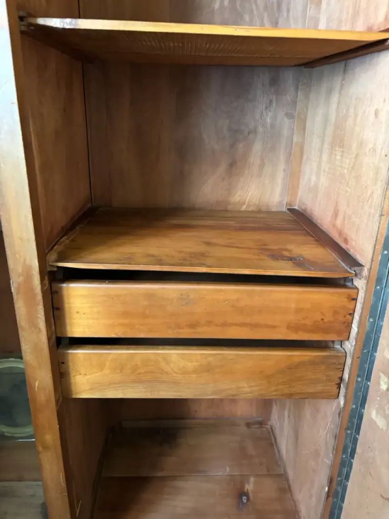 Armario antiguo de madera - 5