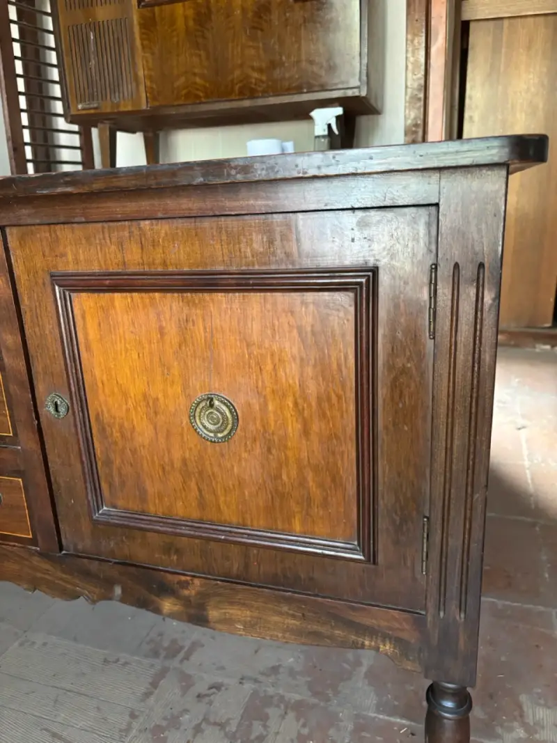 Buffet de madera antiguo - 2