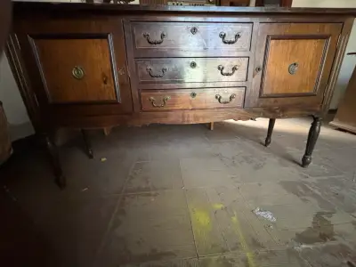Buffet de madera antiguo - miniatura 4