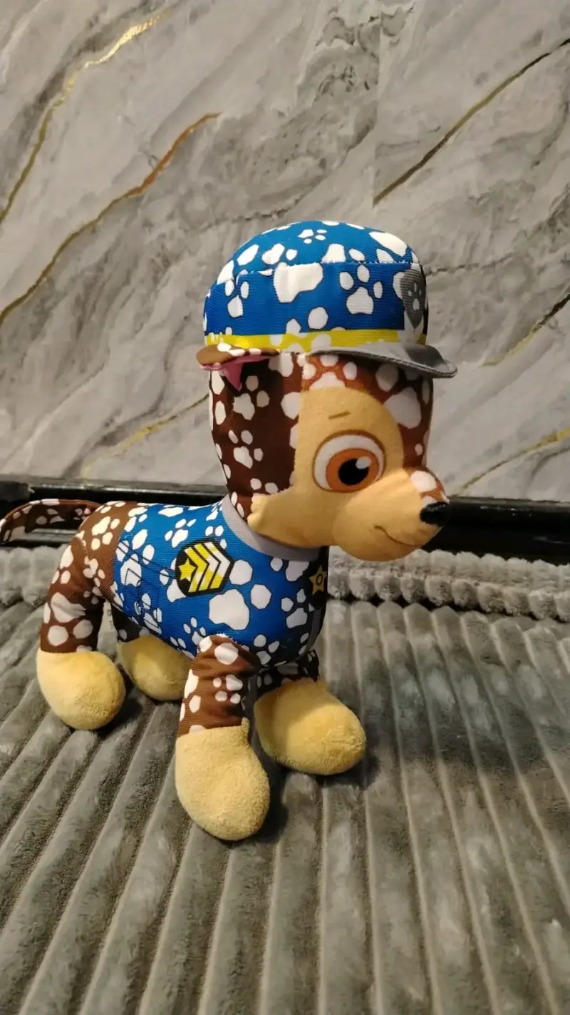 Peluche de perro policía