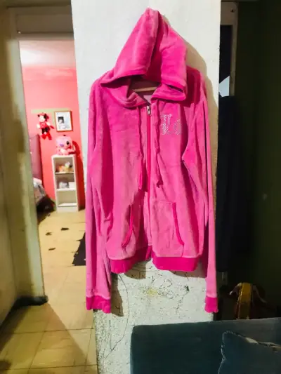 Polerón rosado con capucha - miniatura 1