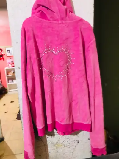 Polerón rosado con capucha - miniatura 3