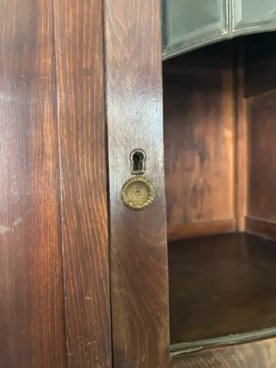 Ropero vintage de madera con espejo - miniatura 4