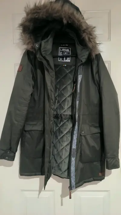 Parka verde con capucha de piel - miniatura 2