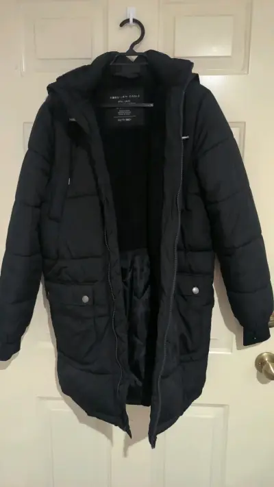 Parka negra acolchada American Eagle - miniatura 2