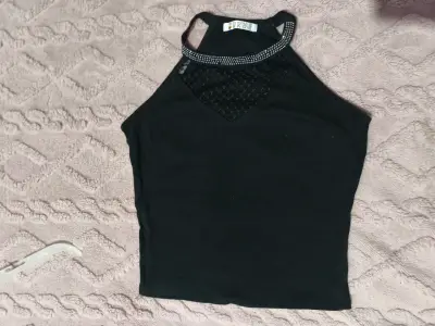 Top negro con cuello brillante - miniatura 1