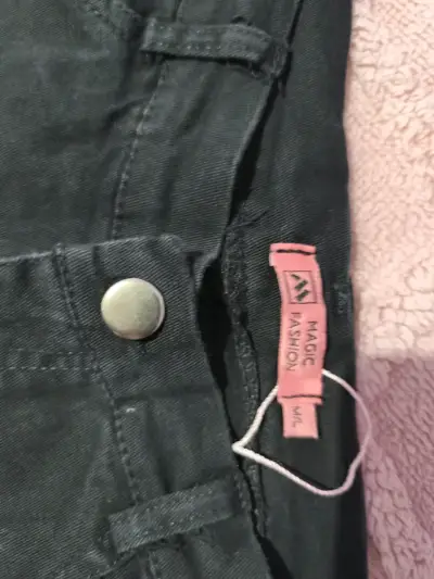 Top negro con cuello brillante - miniatura 3