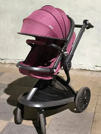 Coche de paseo rosado bebesit - miniatura 1