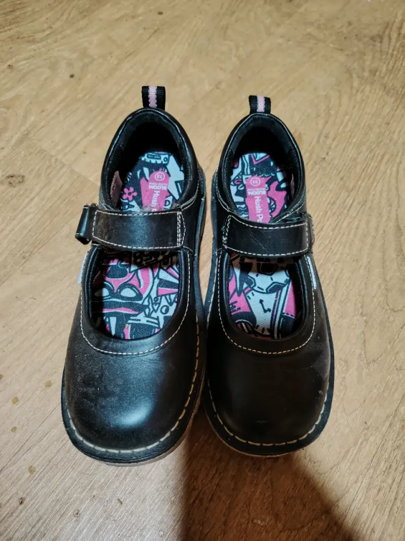 Zapatos de colegio negros de niña