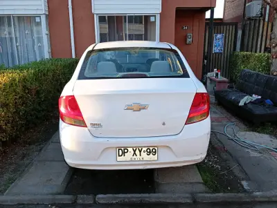Auto Chevrolet Sail blanco 2012 - miniatura 1