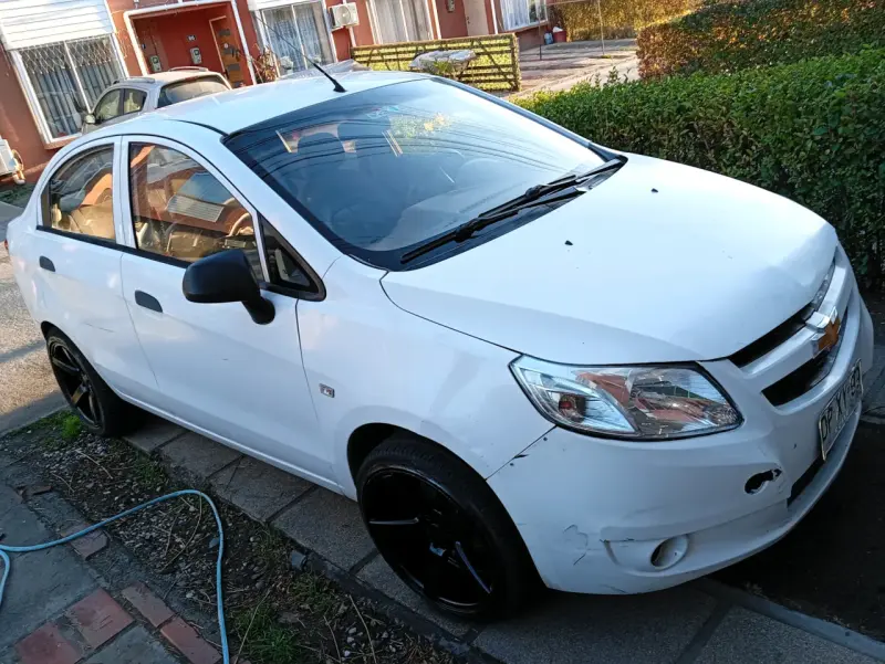 Auto Chevrolet Sail blanco 2012 - 2
