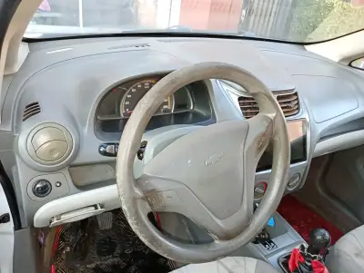 Auto Chevrolet Sail blanco 2012 - miniatura 3