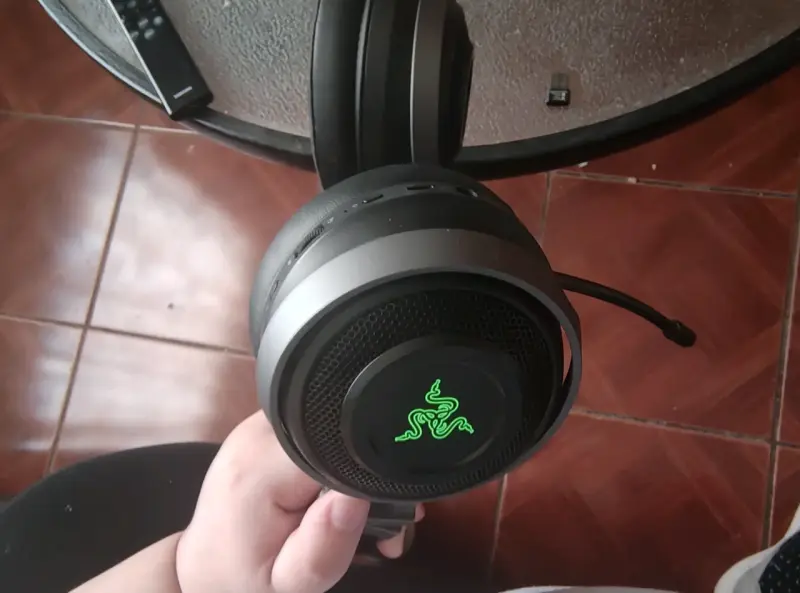 Audífonos gaming Razer nari negros - 2