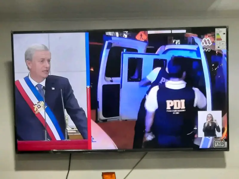 Televisor pantalla plana grande - 4