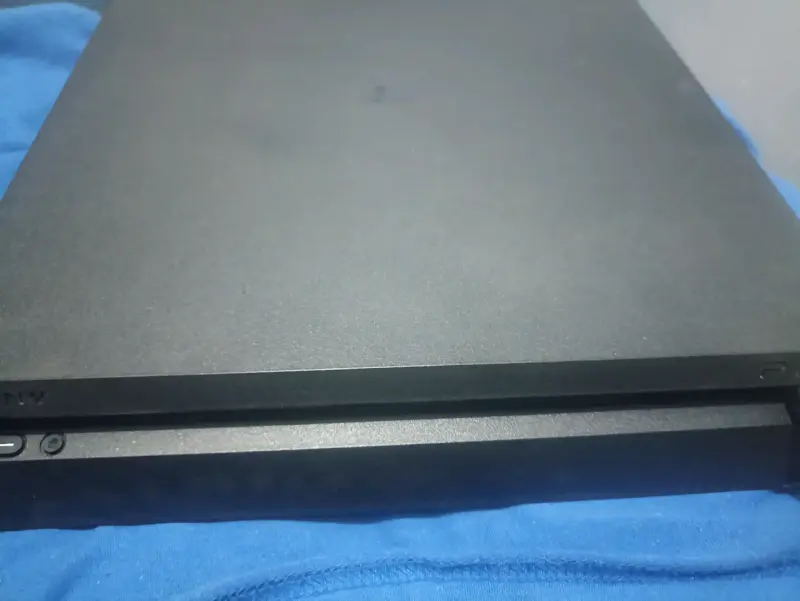 PS4 1TB - 2