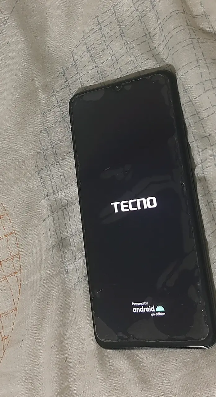 Teléfono Tecno Pop usado - 2