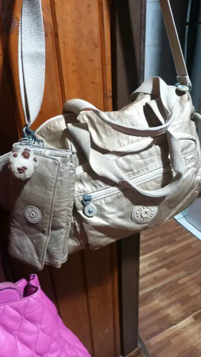 Bolso beige con monedero y billetera - miniatura 1