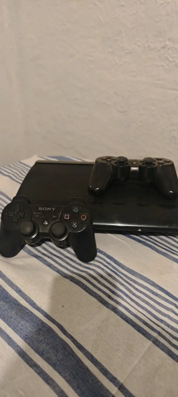 Consola PlayStation 3 con mandos