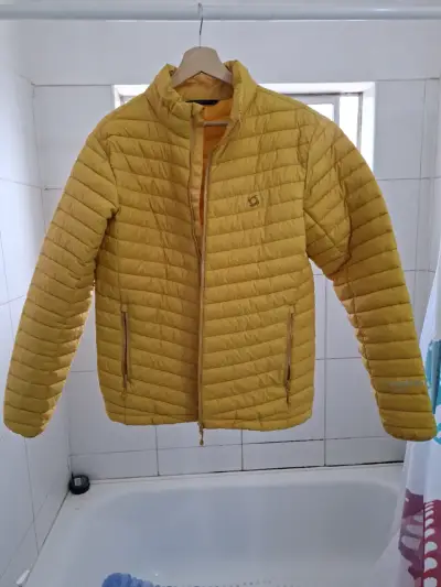 Chaqueta amarilla acolchada - miniatura 1