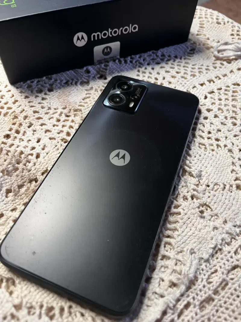 Moto G13 en buen estado - 3