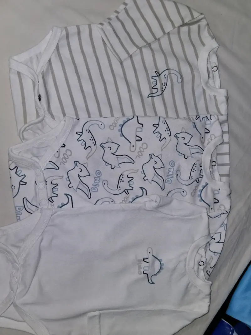 Conjunto de bodys para bebé