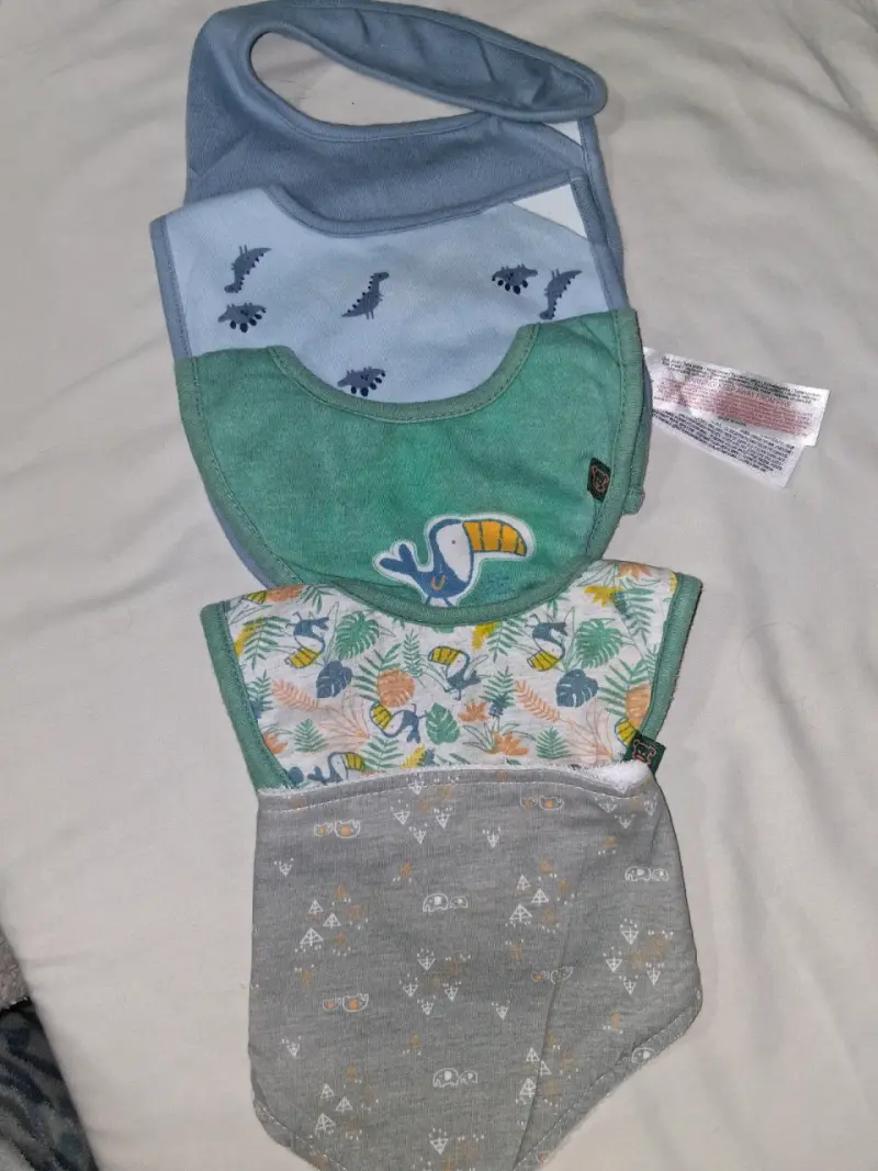 Baberos estampados para bebé