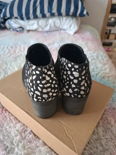 Botines negros de gamuza - miniatura 3
