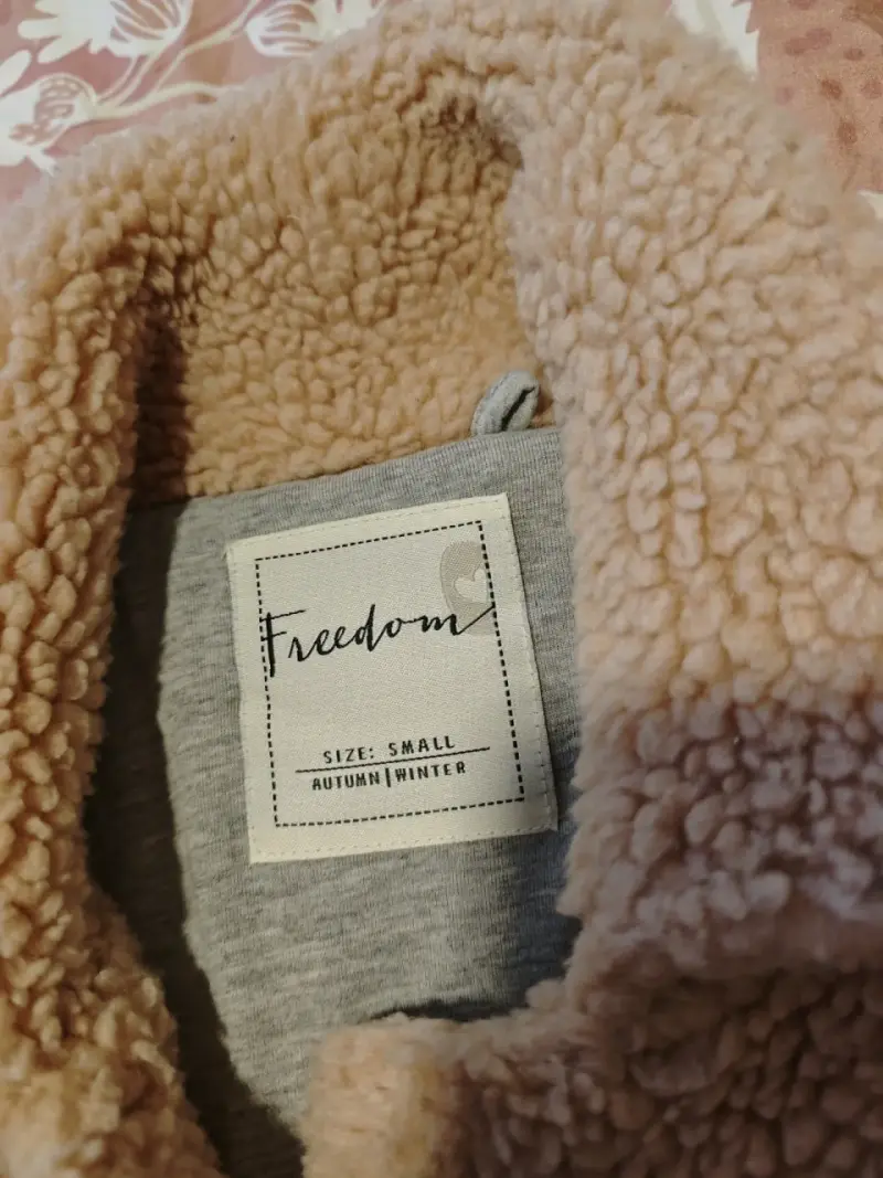 Abrigo de peluche rosado - 2