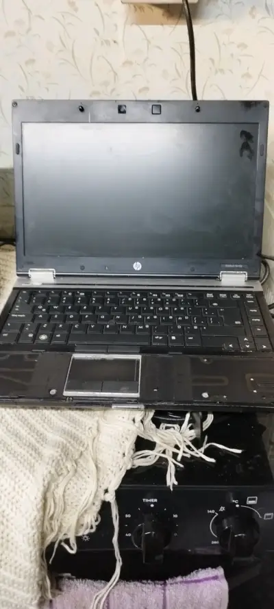 Vendo Laptops HP con pantallas dañadas - miniatura 3