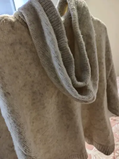 Polerón Beige con Capucha - miniatura 2
