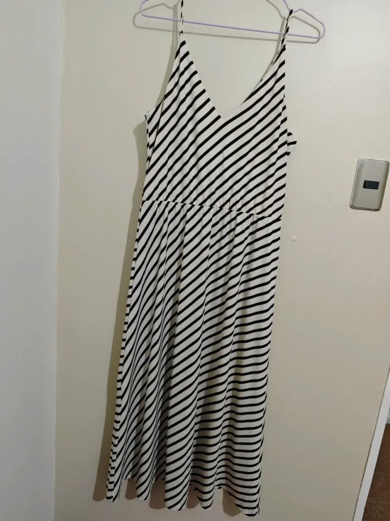Vestido rayado blanco y negro - 1