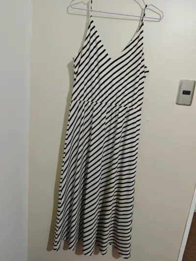 Vestido rayado blanco y negro - miniatura 1