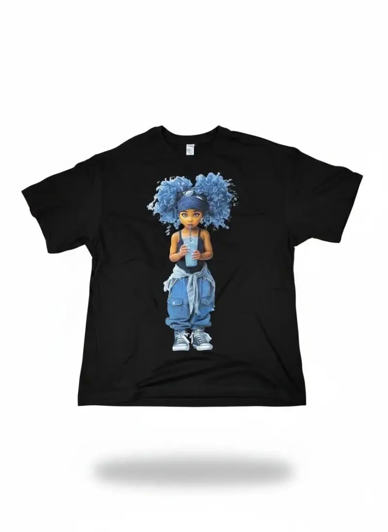 Polera negra con diseño gráfico - 2