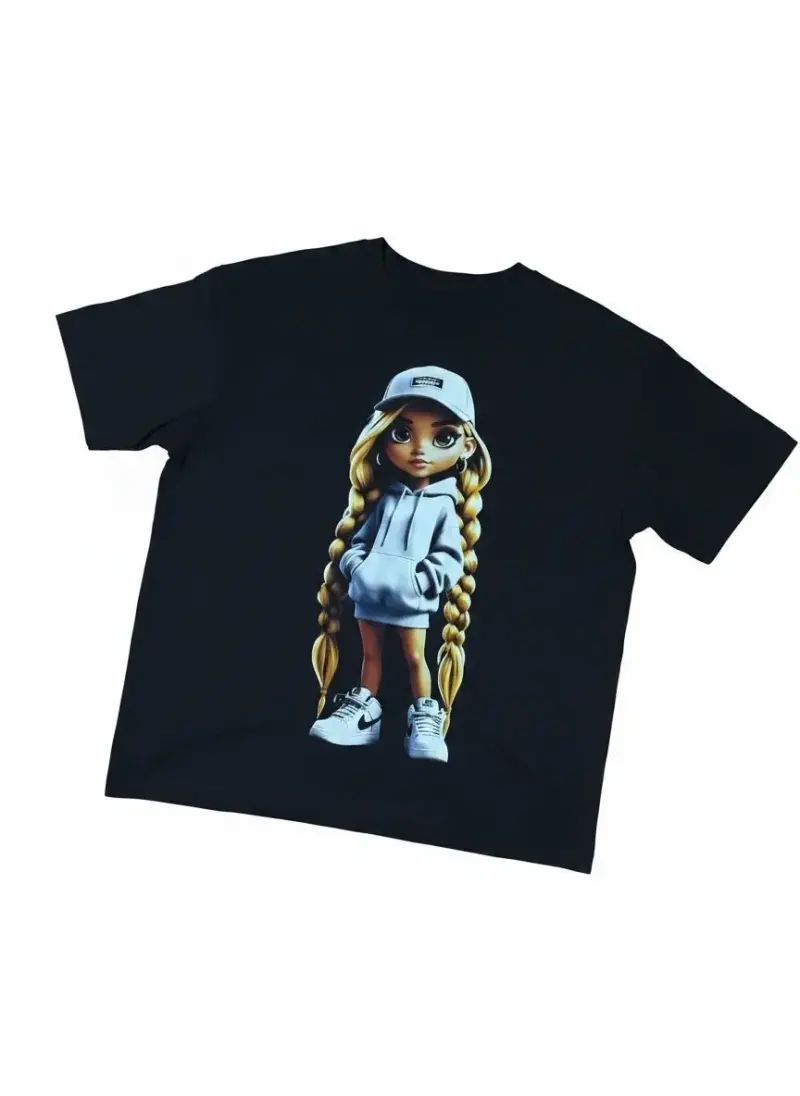 Polera negra con diseño gráfico - 4