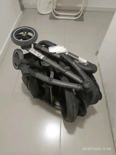Coche de bebé plegable - miniatura 1