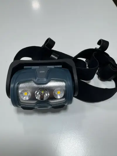 Luz de cabeza, casco recargable - miniatura 1