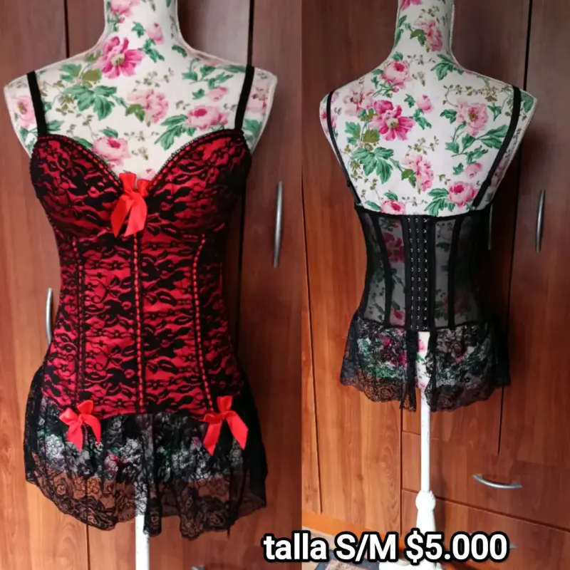 Corset rojo y negro encaje