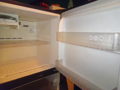Refrigerador LG negro - miniatura 3